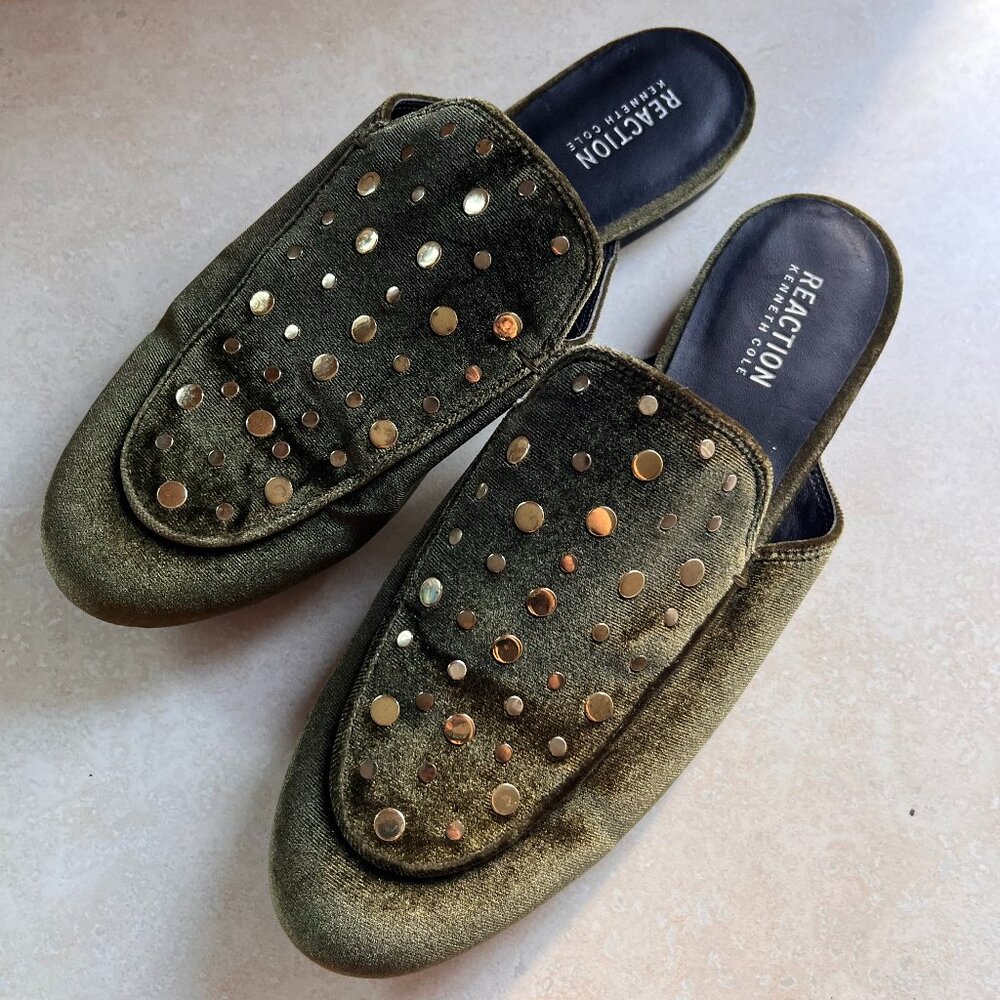 US Women's size 9.5 Kenneth Cole REACTION green velvet mules with gold nailhead
